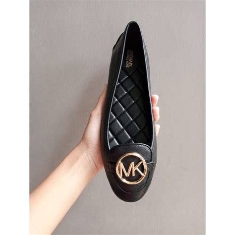 ukuran sepatu michael kors